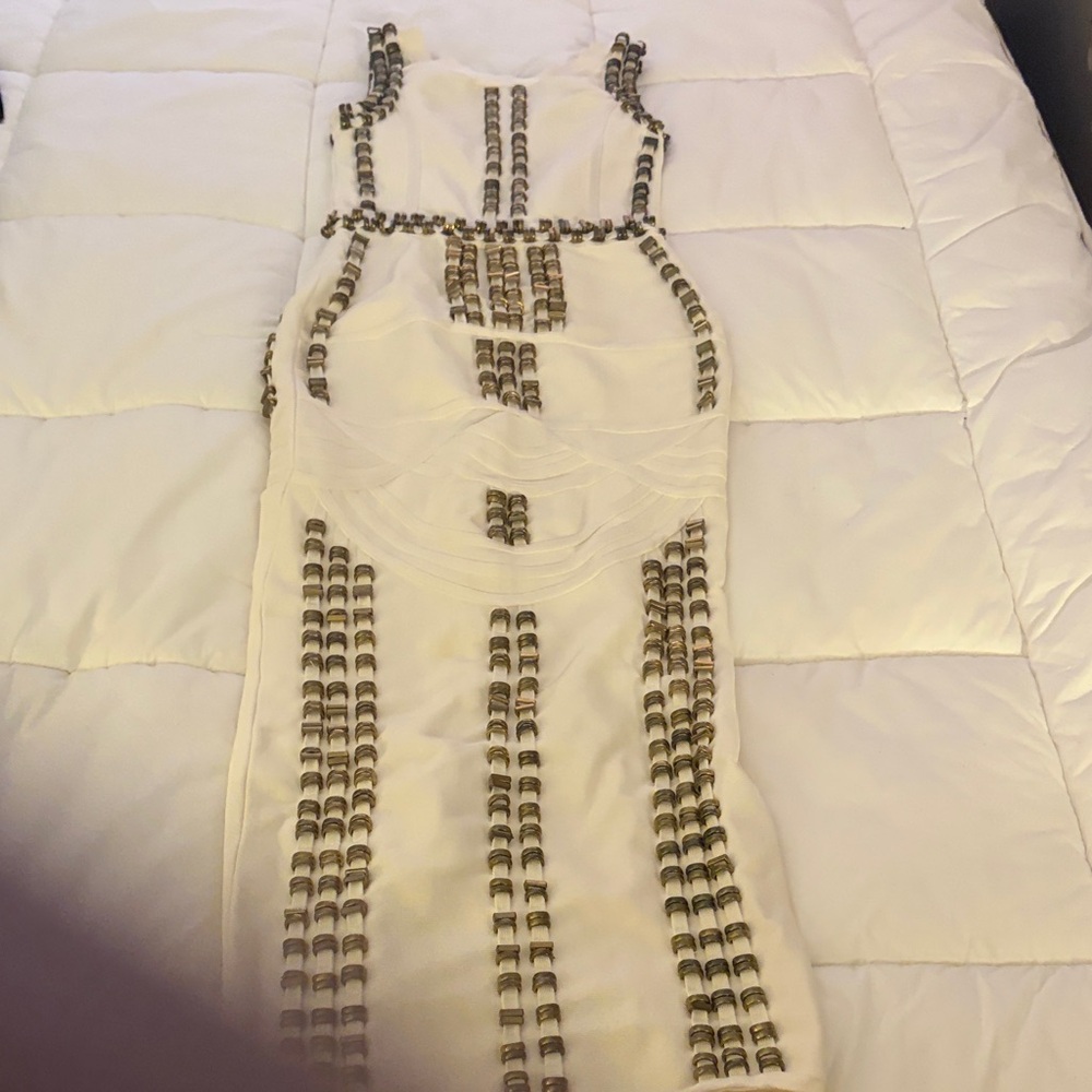 Embellished White Sleeveless Bodycon Dress